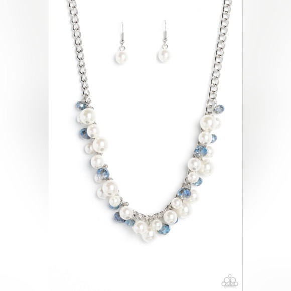 Glinting Goddess Necklace - Picture 3 of 4